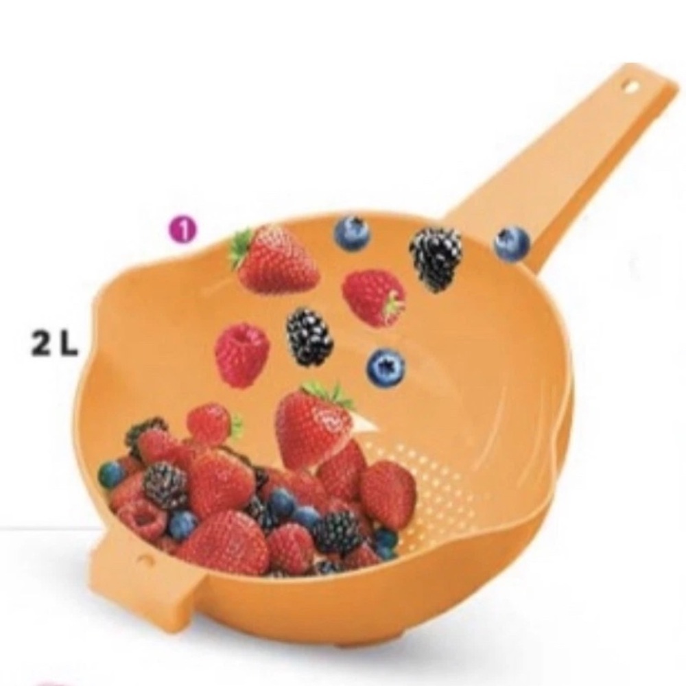 Tupperware 2 Quart  Orange  Colander Strainer Vintage